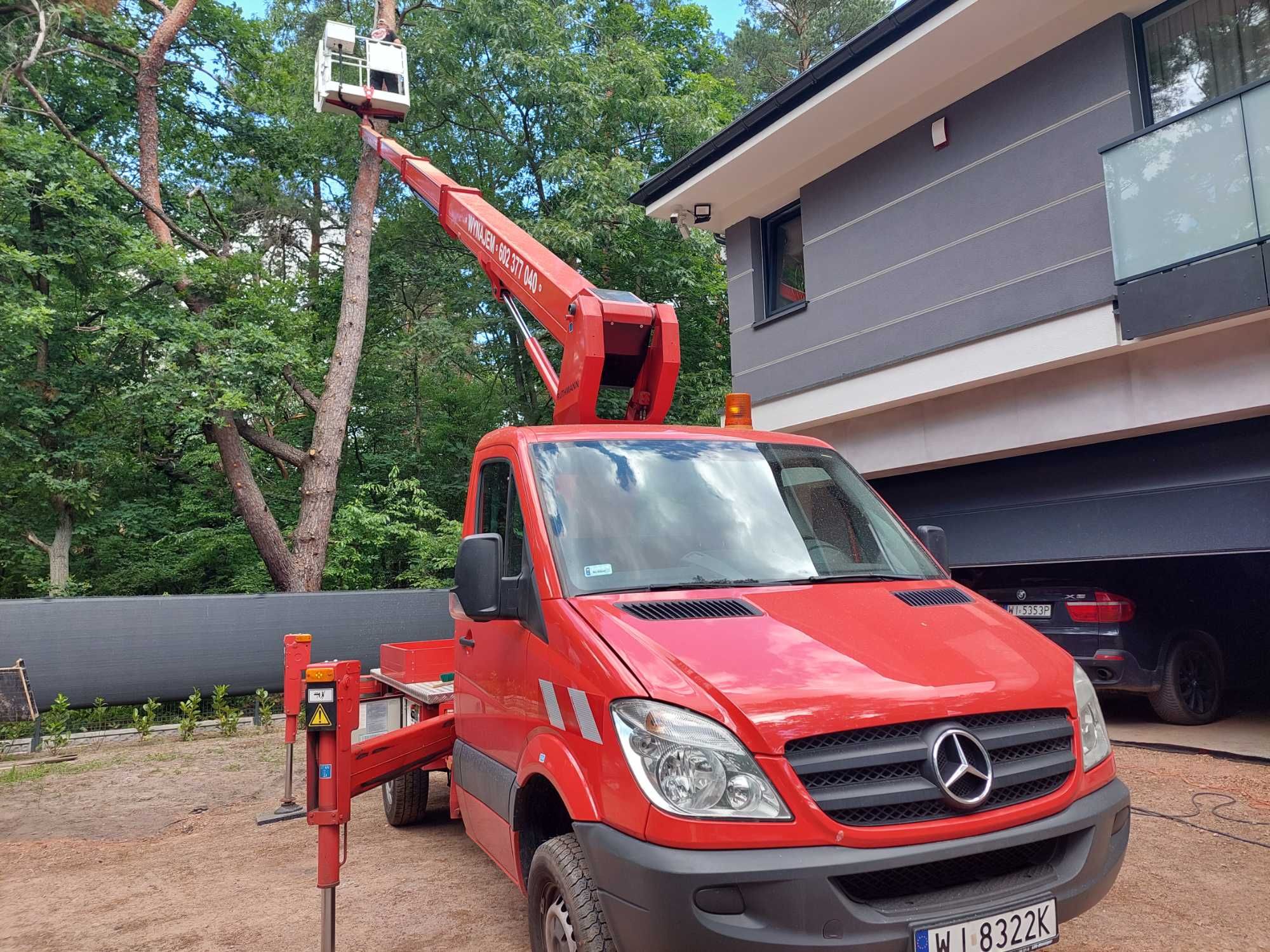 Podnośnik koszowy 22m,  wycinka  drzew//zielonausługa.pl//