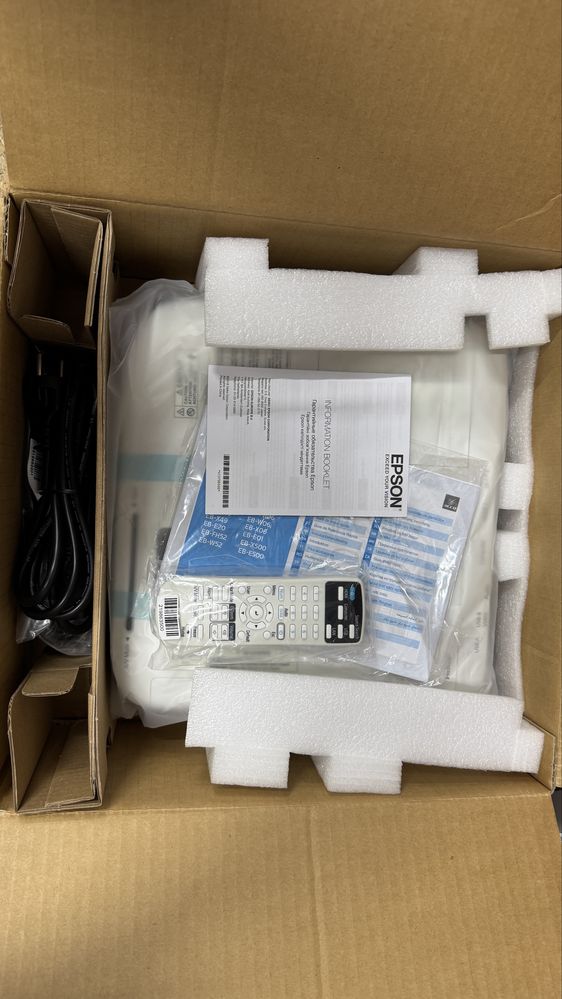 Projektor EPSON EB-FH52