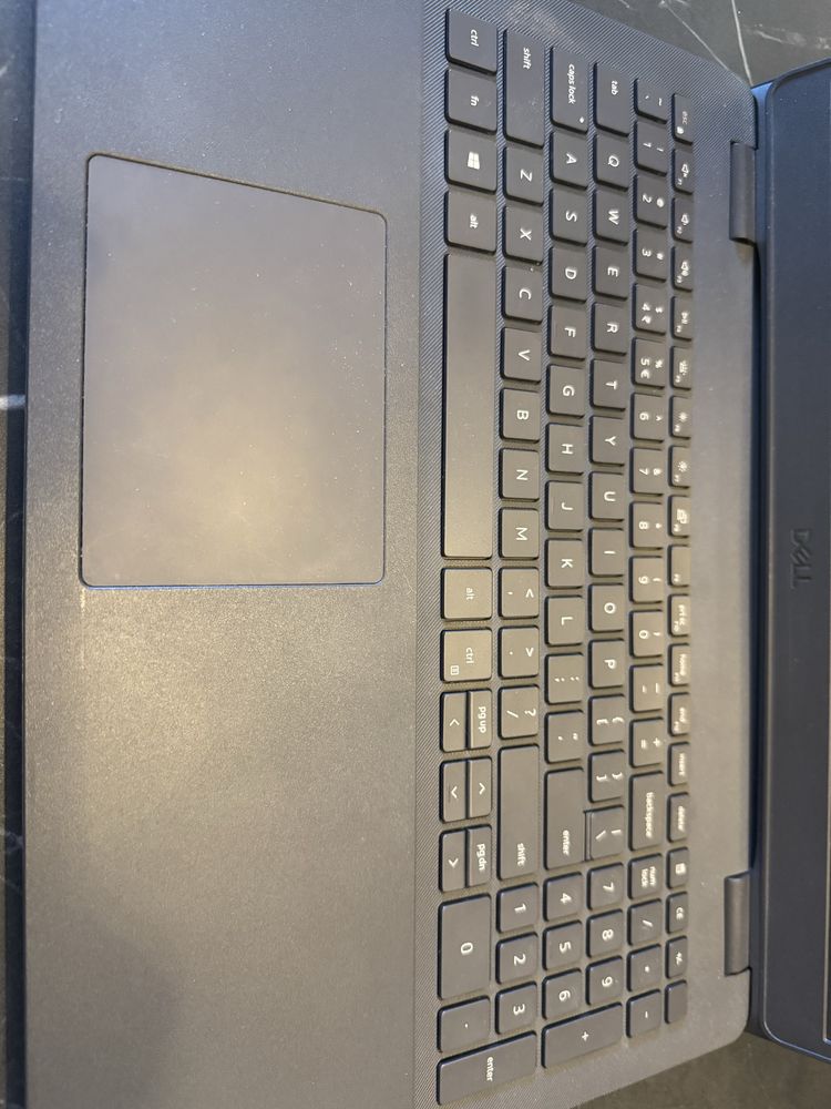 Laptop DELL VOSTRO 3500