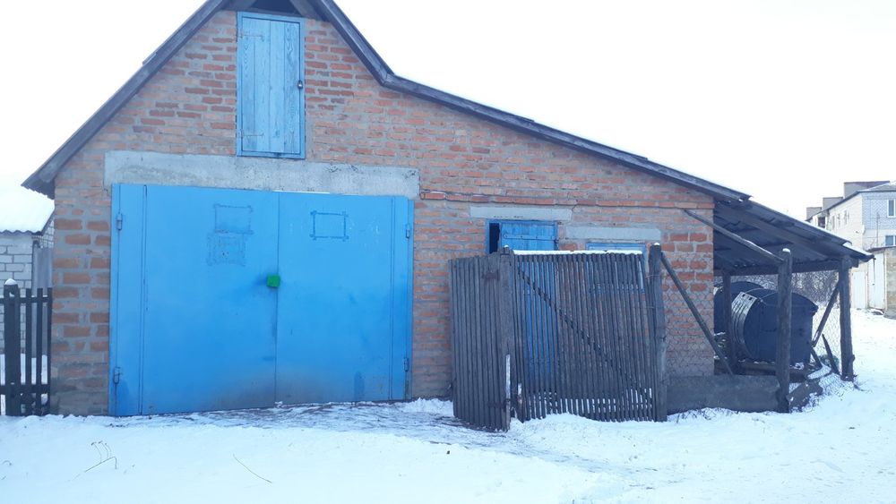 Продам гараж з підхозним приміщенням!