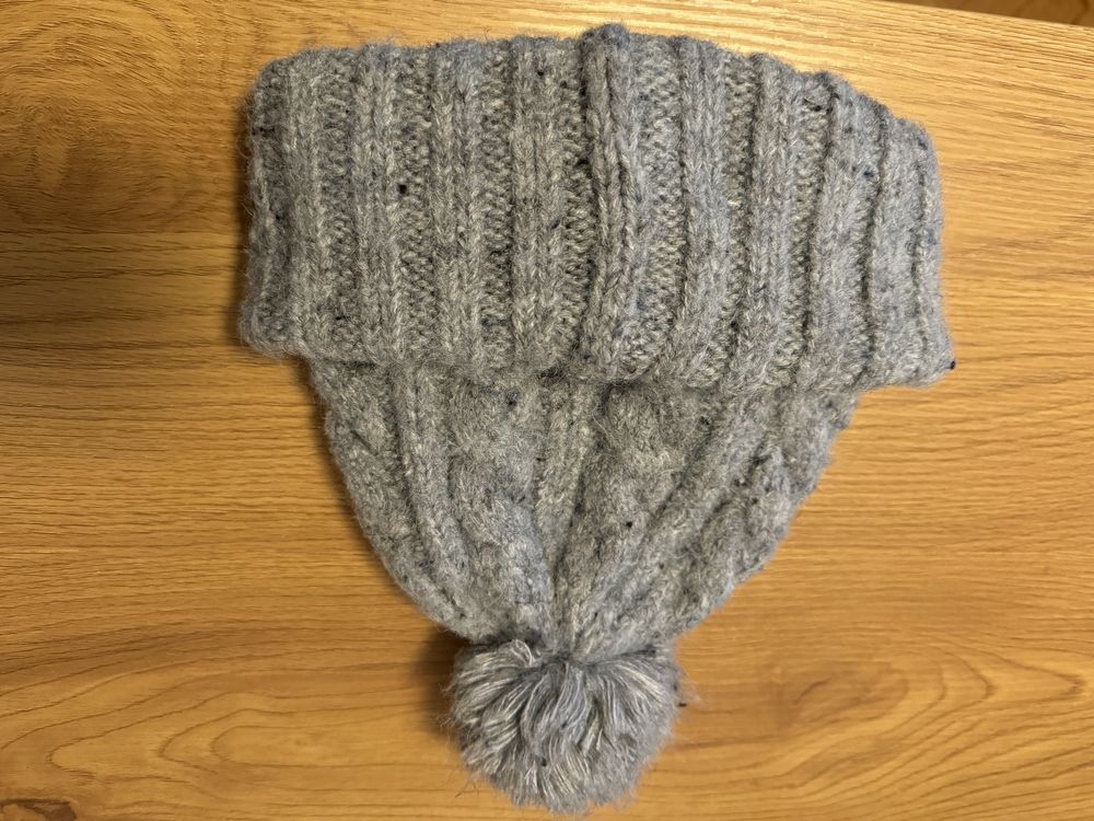 czapka levi beanie z pomponem i naszywką wełna