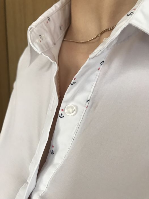 Класична біла рубашка