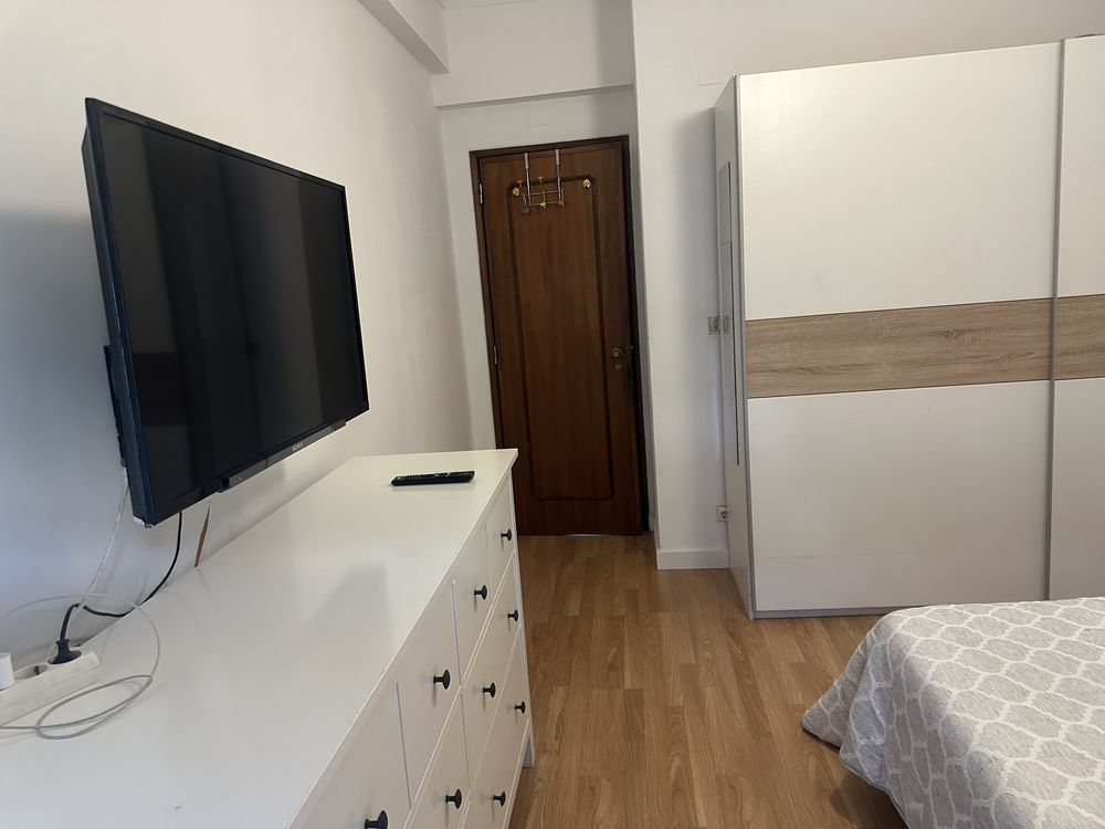 Quarto  grande para arrendar