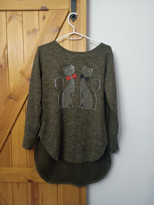 Sweter z kotami New Collection