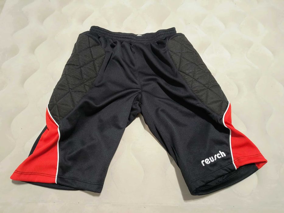 Nowe spodenki bramkarskie REUSCH rozmiar XL