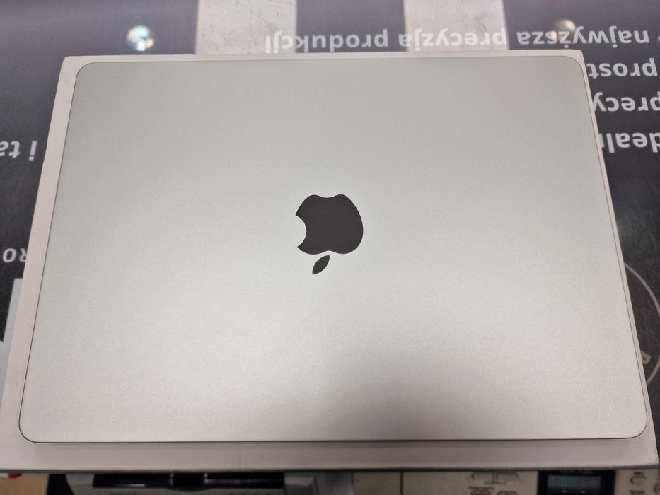 Macbook Air 13 2025/ M4/ 16GB/ 256GB/ Silver/ Grade A/ 17 cykli z iSpo