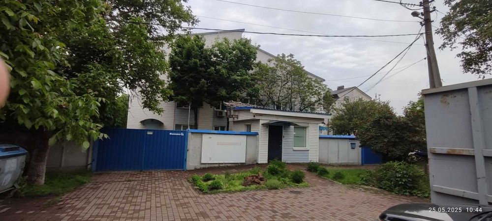 Продаж двох будинків 900 та 300 кв.м., фасад. Бортничі, Переяславська