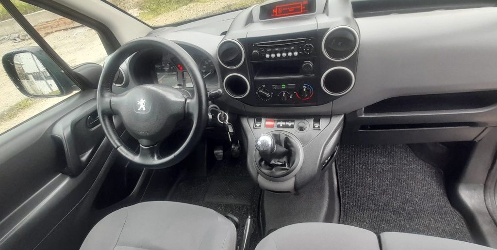 PEUGEOT PARTNER 1.6 hdi 3lugares NACIONAL  2016