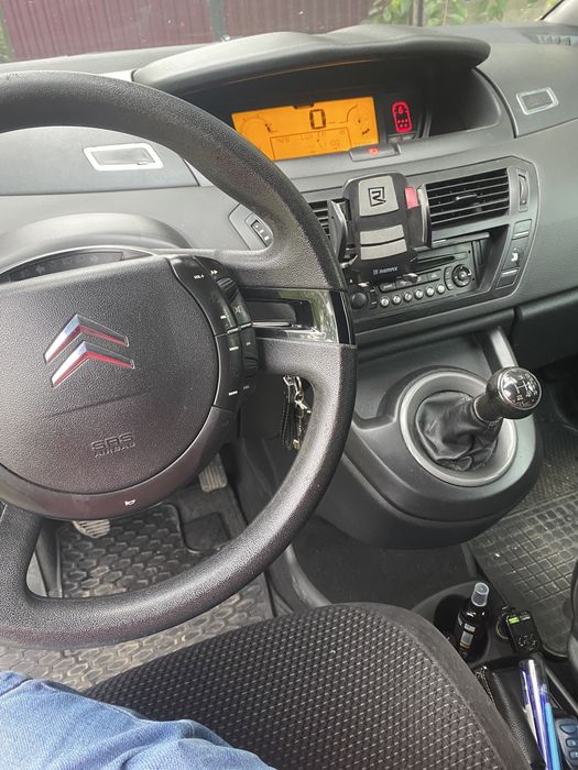 Сімейне авто 7 місне