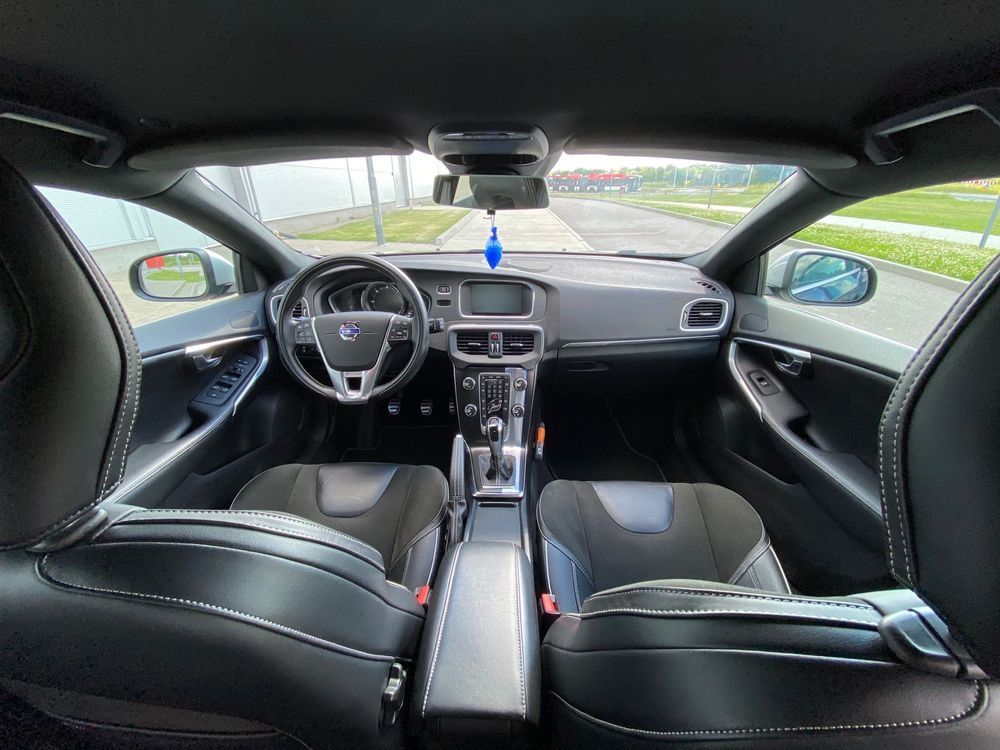 Volvo V40 R-design 2.0D Extra stan Bezwypadkowy Oplacony