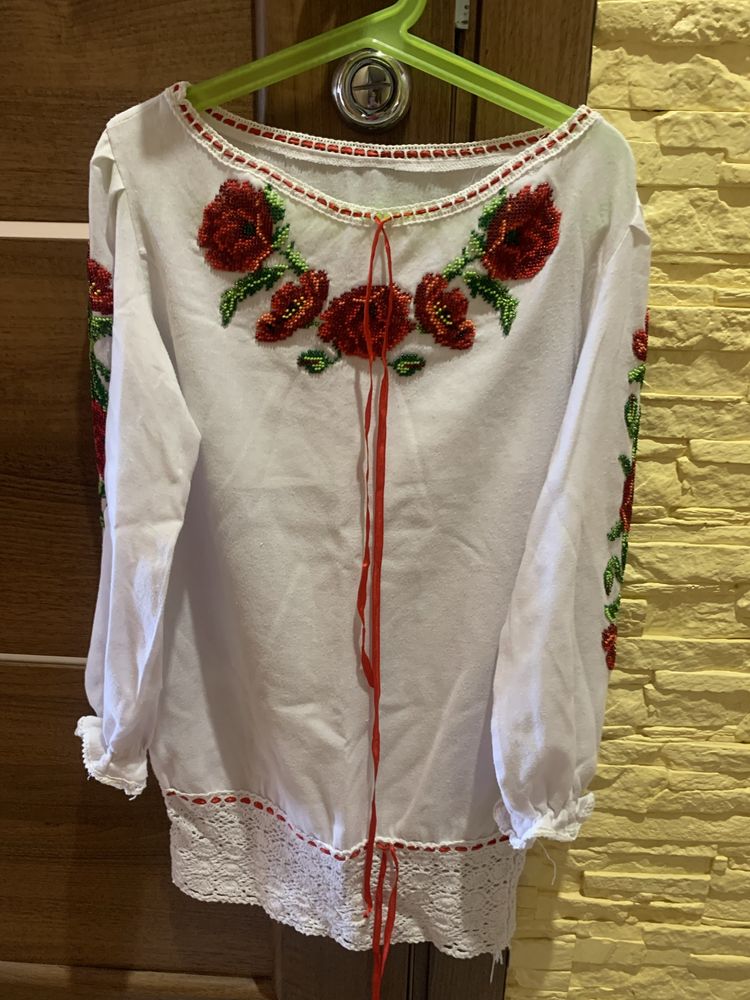 Дитяча вишиванка з бісеру
