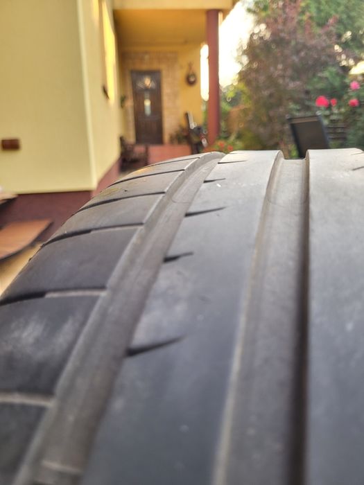 Opony 19 235/35 2x UNIROYAL i 2x SAVA po jednym sezonie