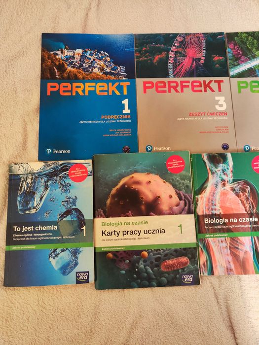 Zestaw książek liceum klasa 1 + 2 + 3 + 4 - stan jak nowe!