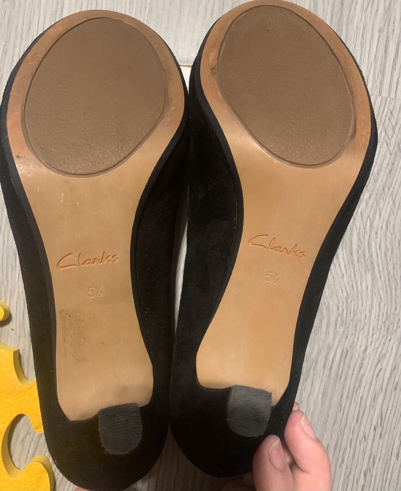Классические женские туфли 38,5 Clarks