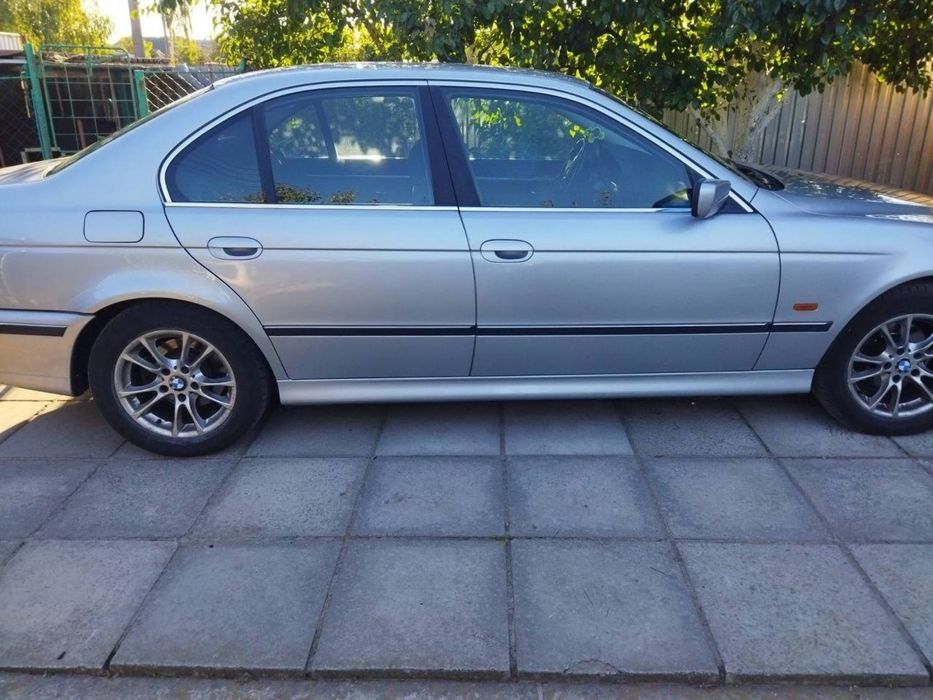 Продам BMW E39 523i 1998 МКПП
