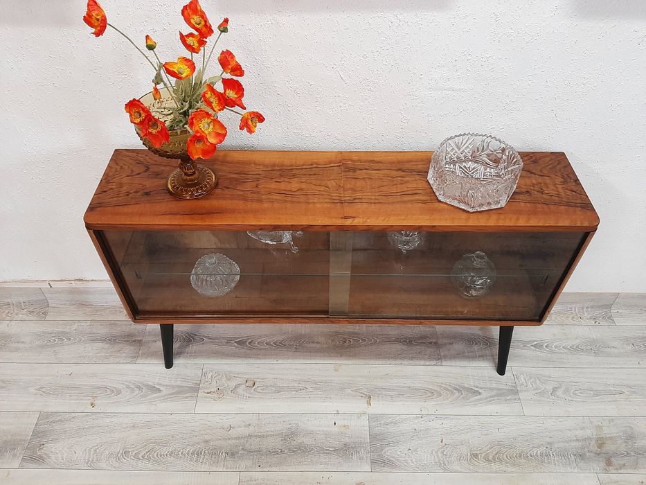 Mała komoda w stylu art deco po renowacji