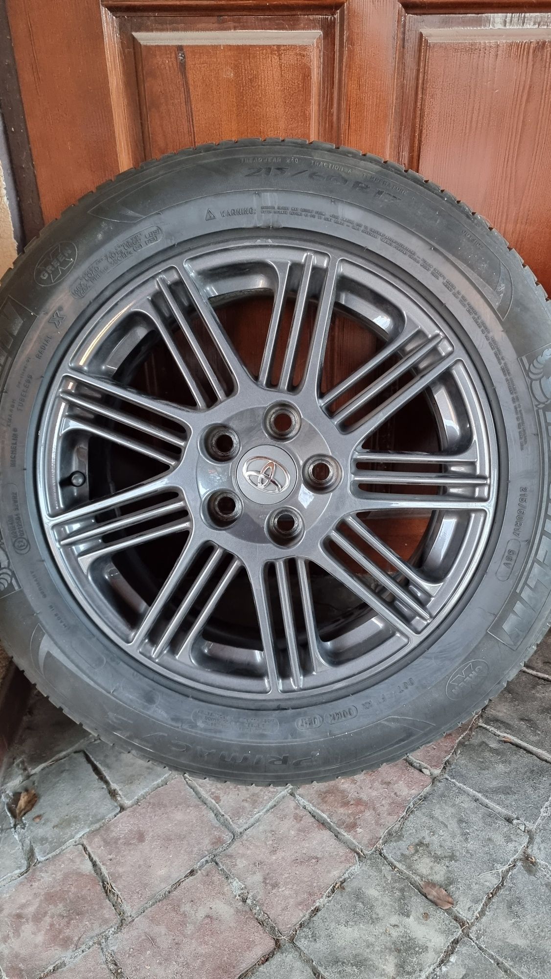 Комплект дисків Тойота 17" з шинами 215/60 R17, 7Jx17H2 ET 45 + літн