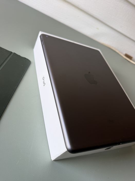 Apple iPad 10.2” 8a Geração 2020 32Gb