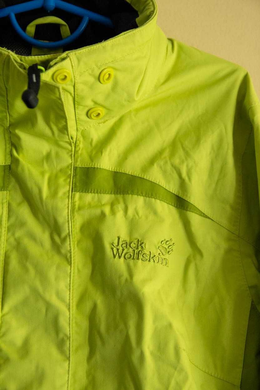 Яскрава спортивна куртка jack wolfskin texapore