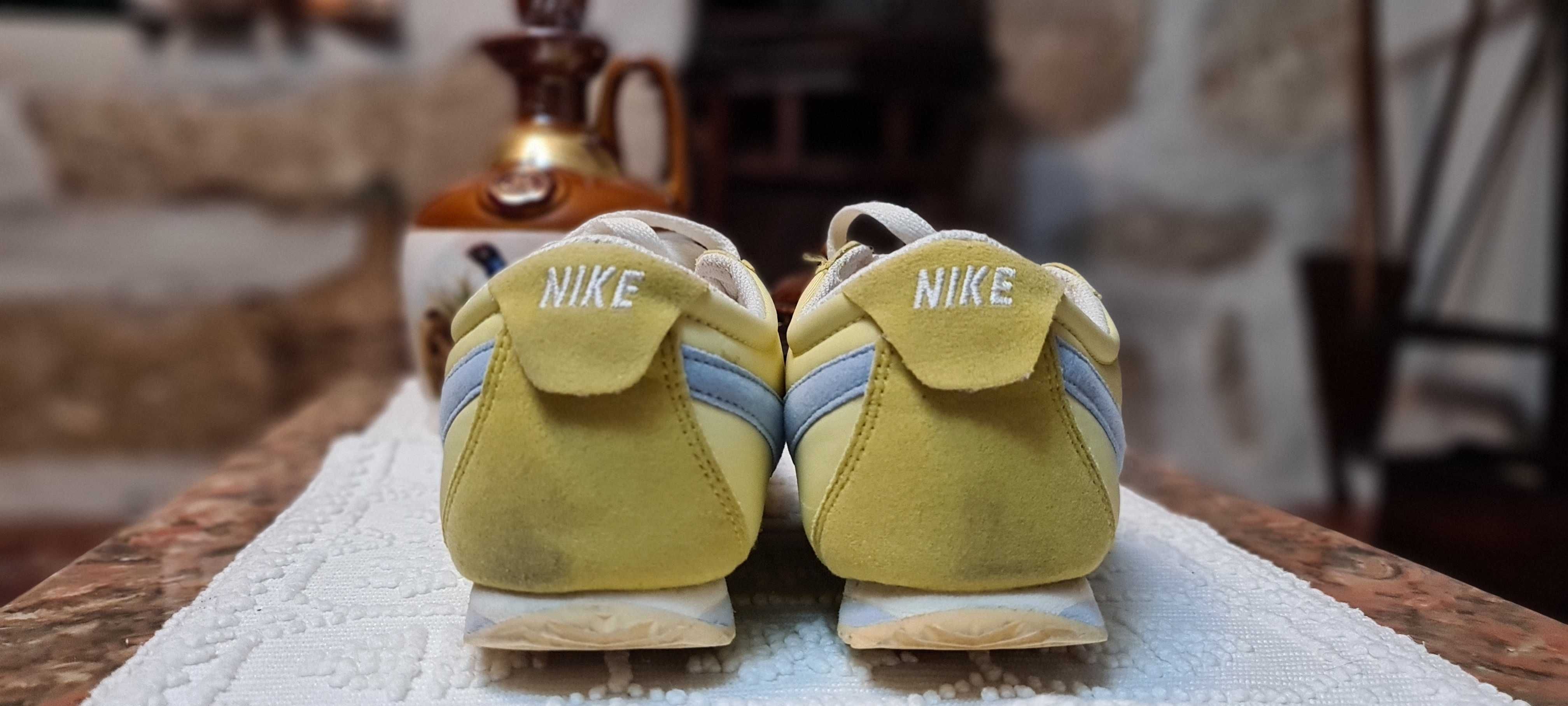 Sapatilhas Nike cortez Homem Mulher usadas uma vez