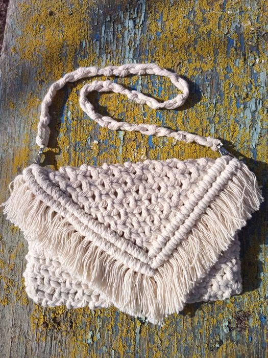 Mala pequena em Macramé (feita á mão)