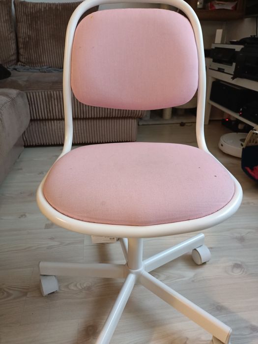 Krzesło IKEA dla dziewczynki