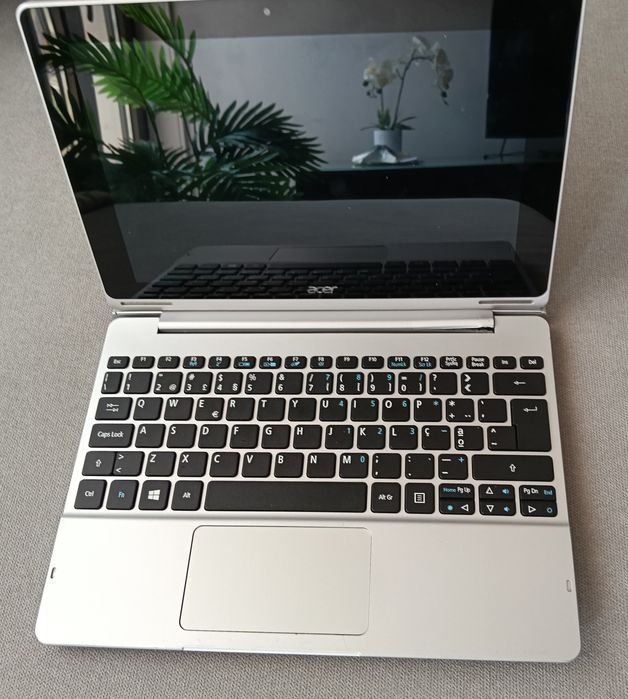 Computador híbrido Acer