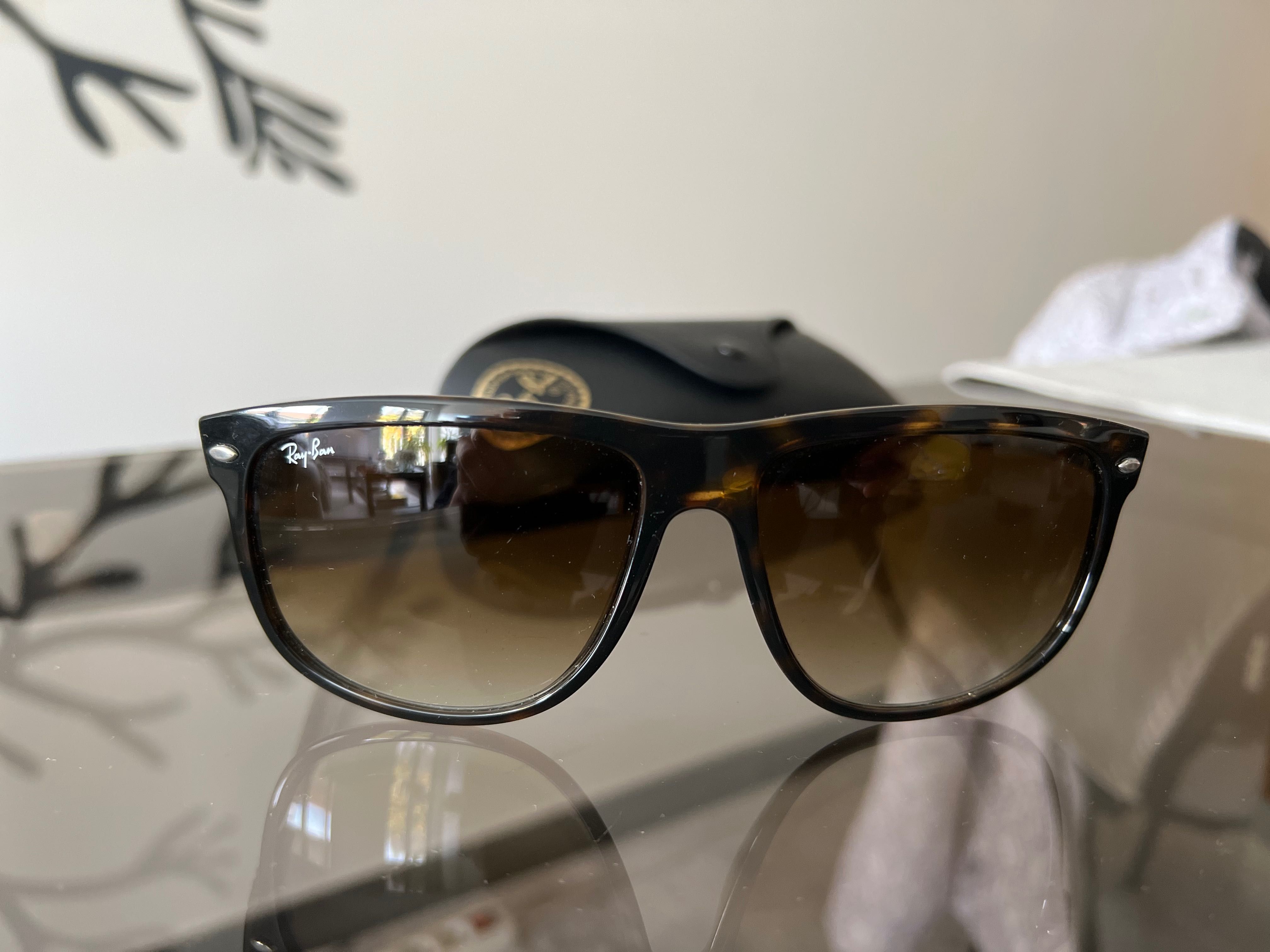 Óculos de sol da marca Ray-Ban