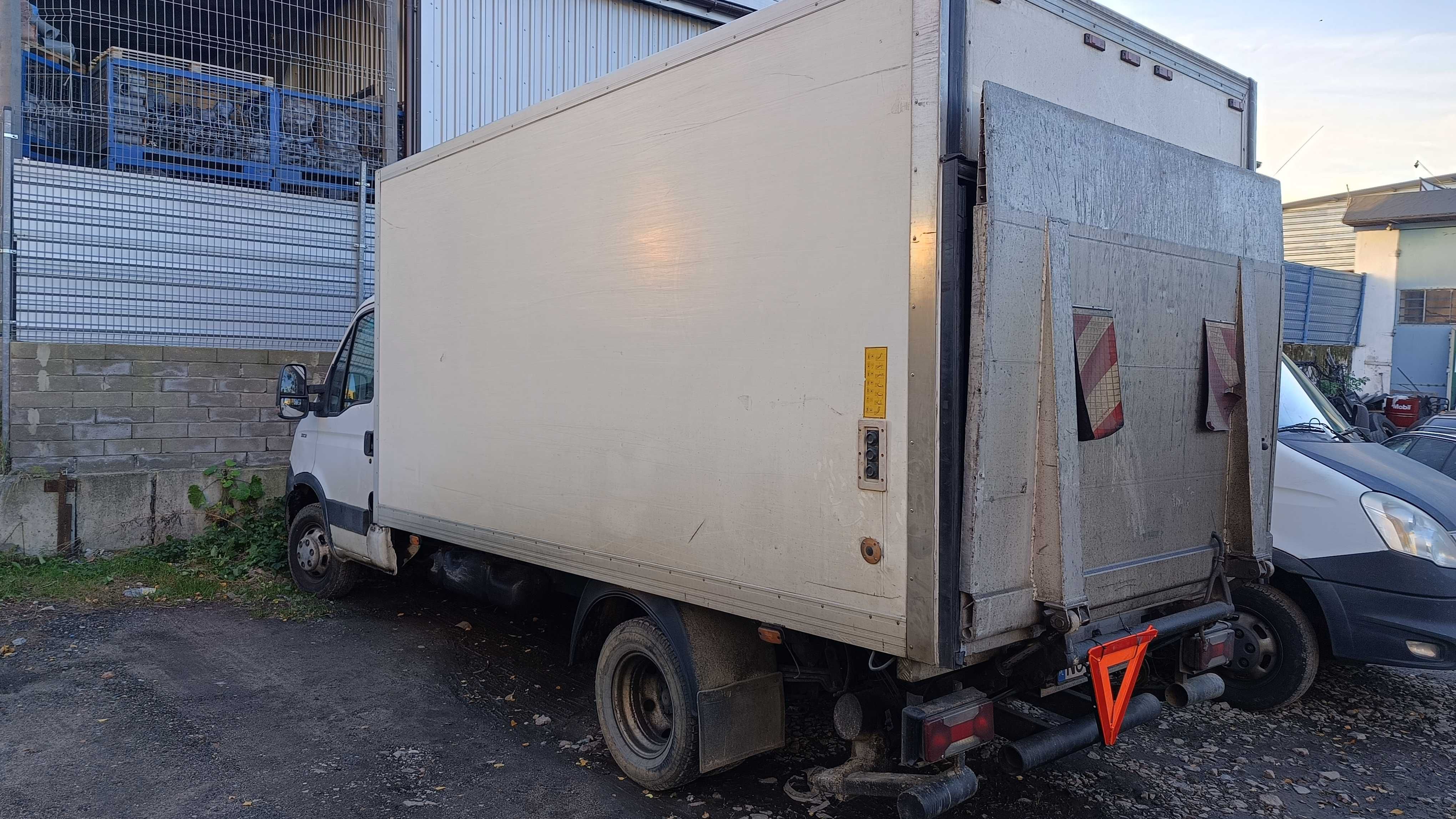 Iveco Daily 2.3, kontener