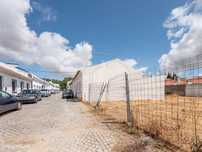 Lote de terreno para duas Moradias