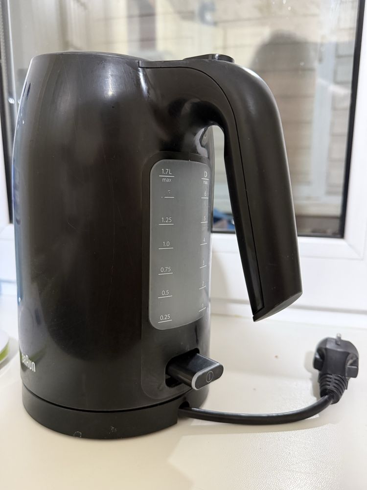 Продам електрочайник BRAUN