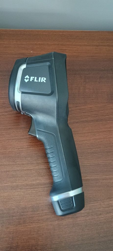 Kamera Termowizyjna Flir E5XT