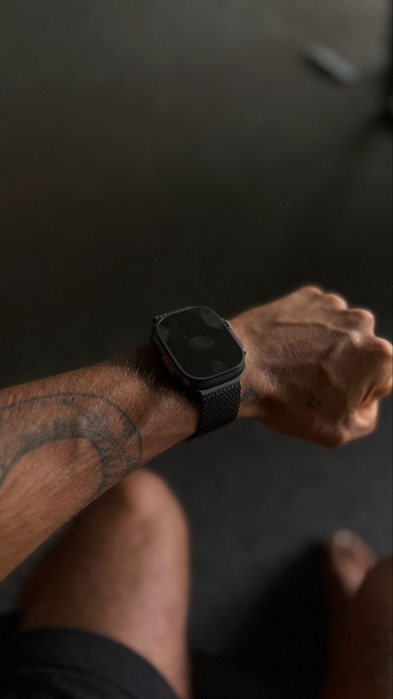 Apple watch Ultra 2 + cellular + titanium band