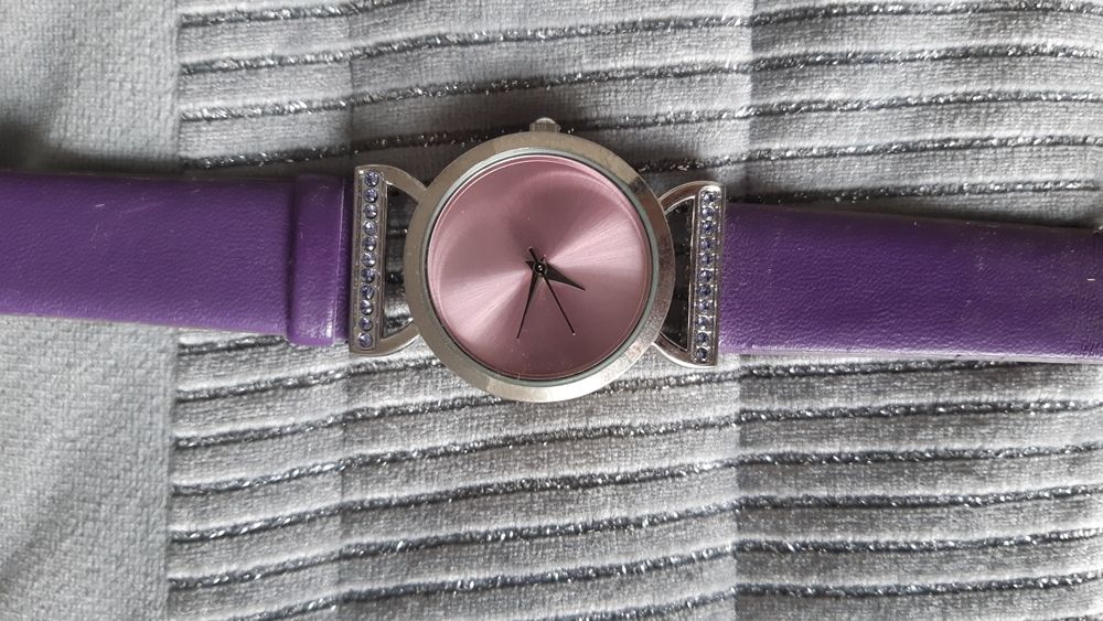 Zegarek kolor fiolet