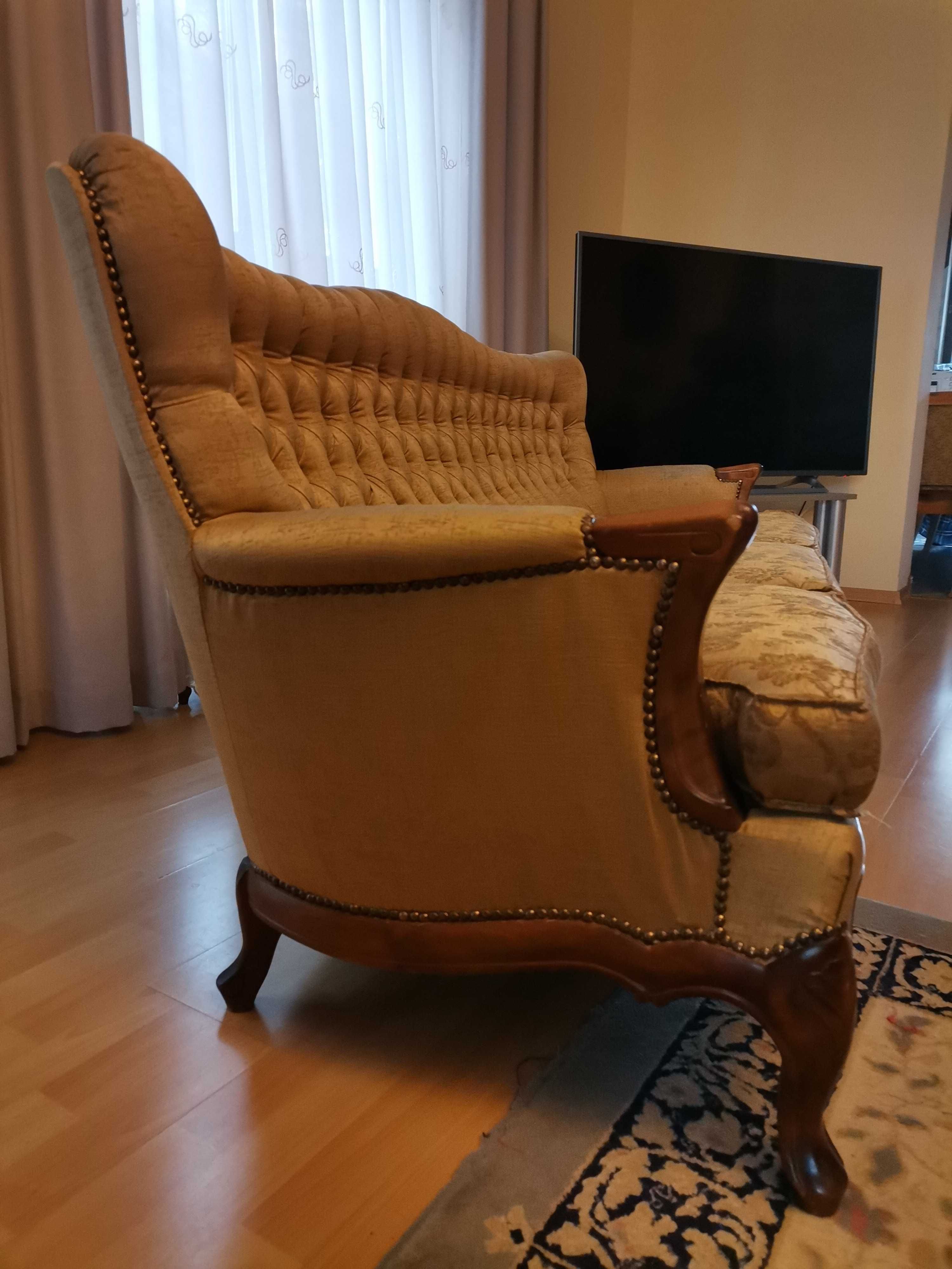 Stylowa sofa i fotele