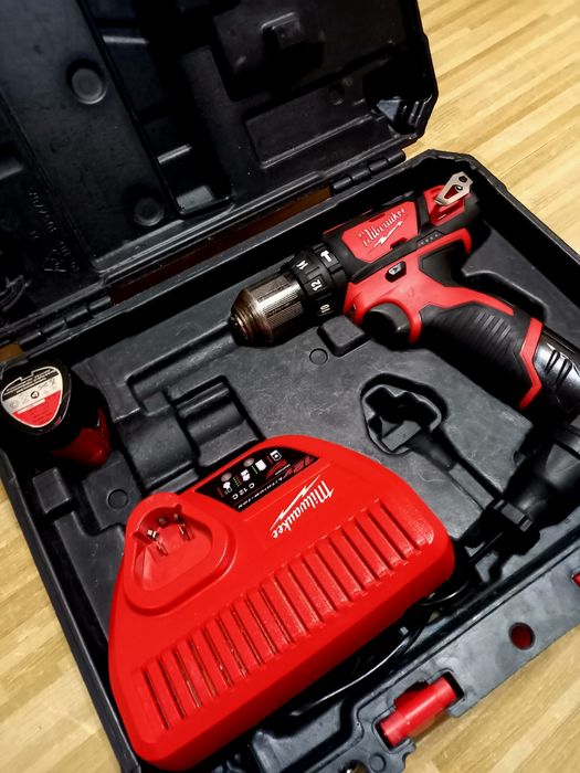 Wkrętarka wiertarka Milwaukee M12 BPD udar komplet walizka