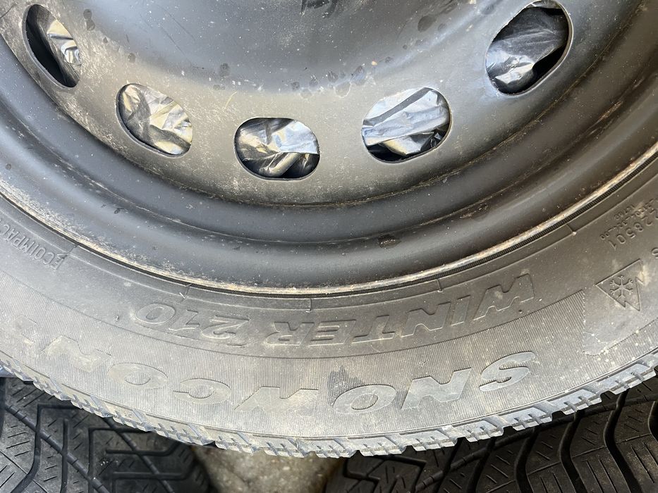 Opony zimowe 205/55 r16 z felgami stalowymi