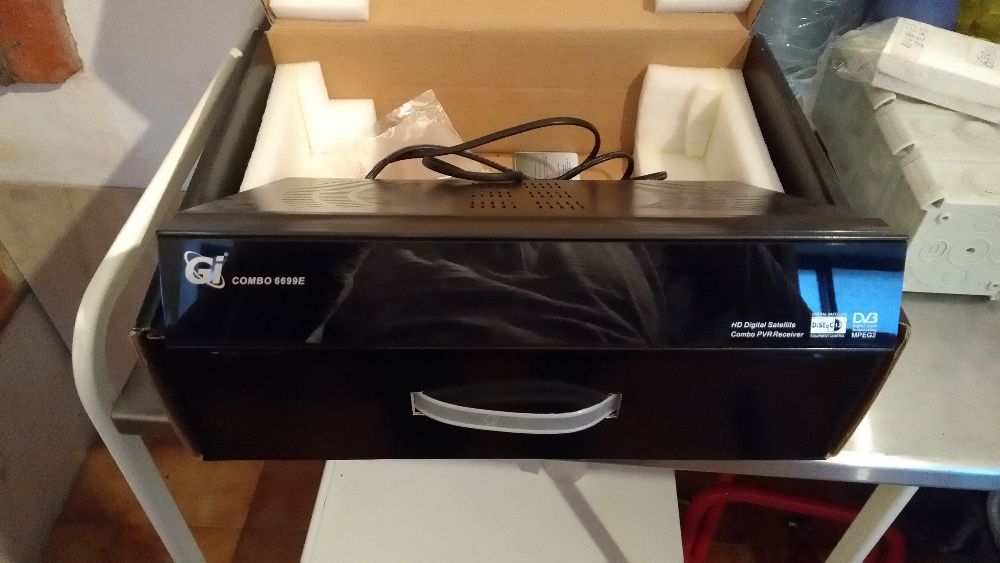Recetor de Satélite Combo 6699E Gi