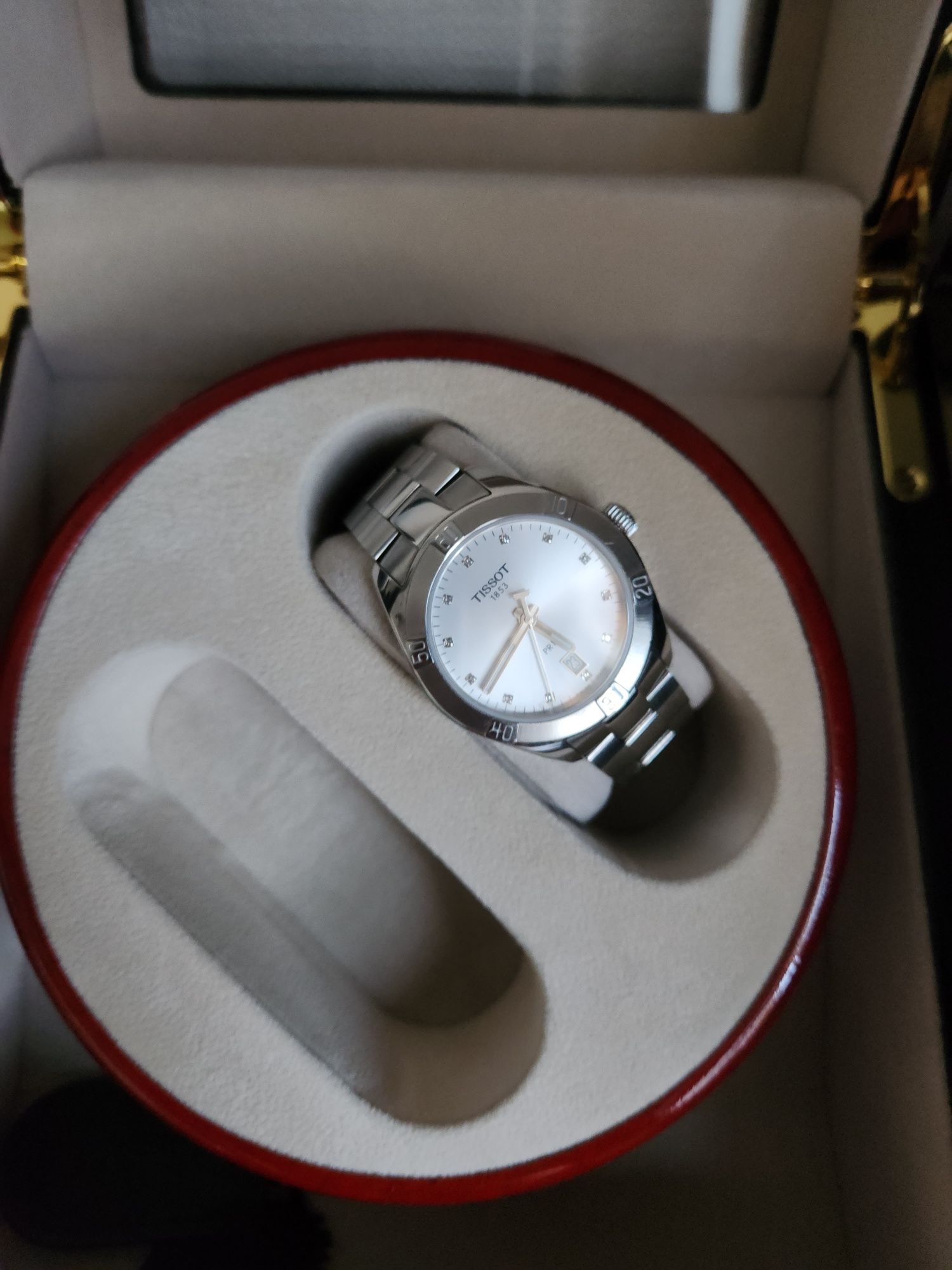 Швейцарские часы Tissot с бриллиантами