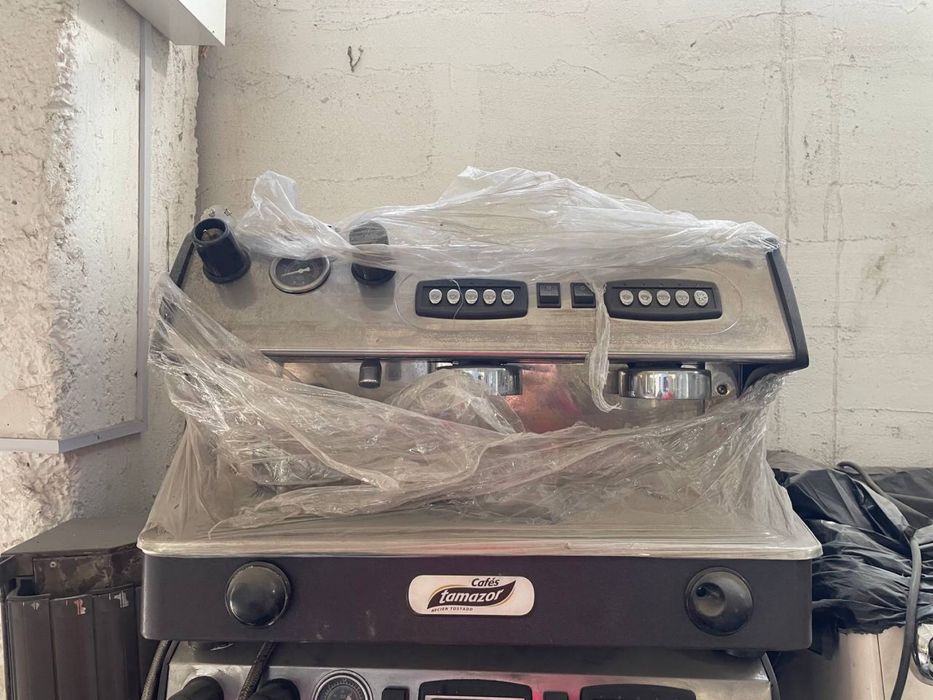 Професійна кавомашина