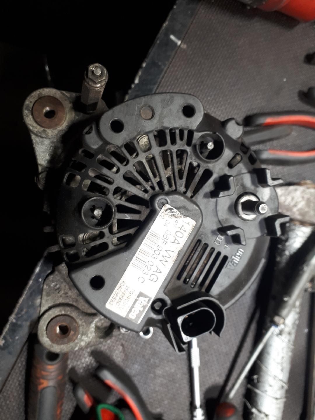 Alternator Passat B6 kompletny ze sprzęgłem 2 0 TDI