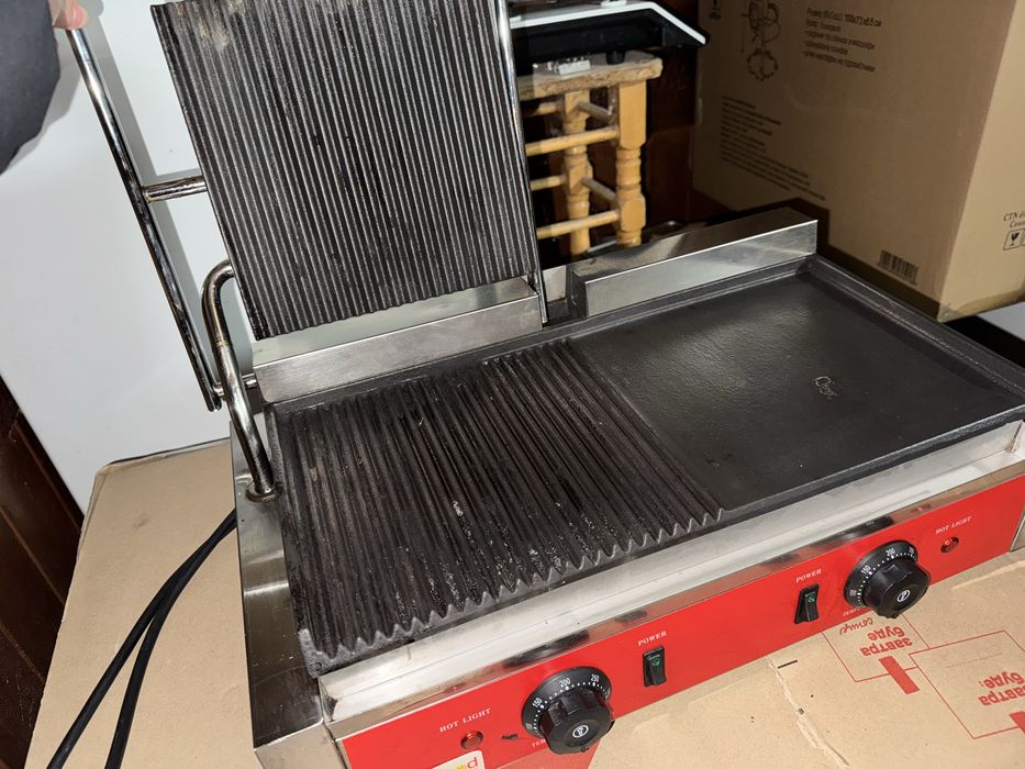 Гриль комбінований прижимний GoodFood