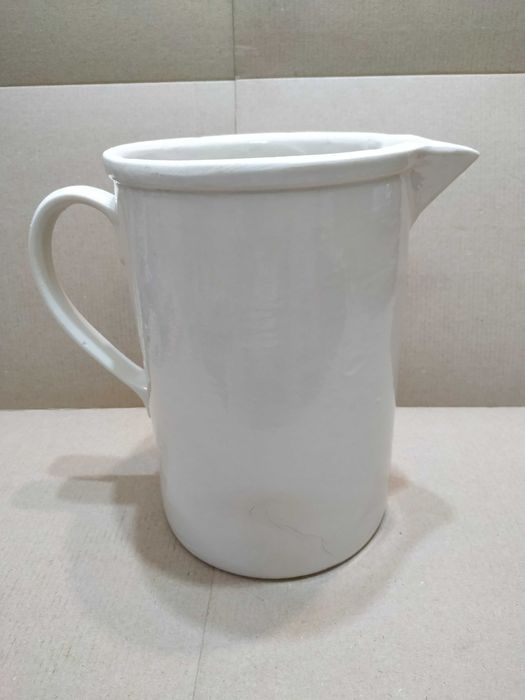 продам керамическую лабораторную емкость 2л