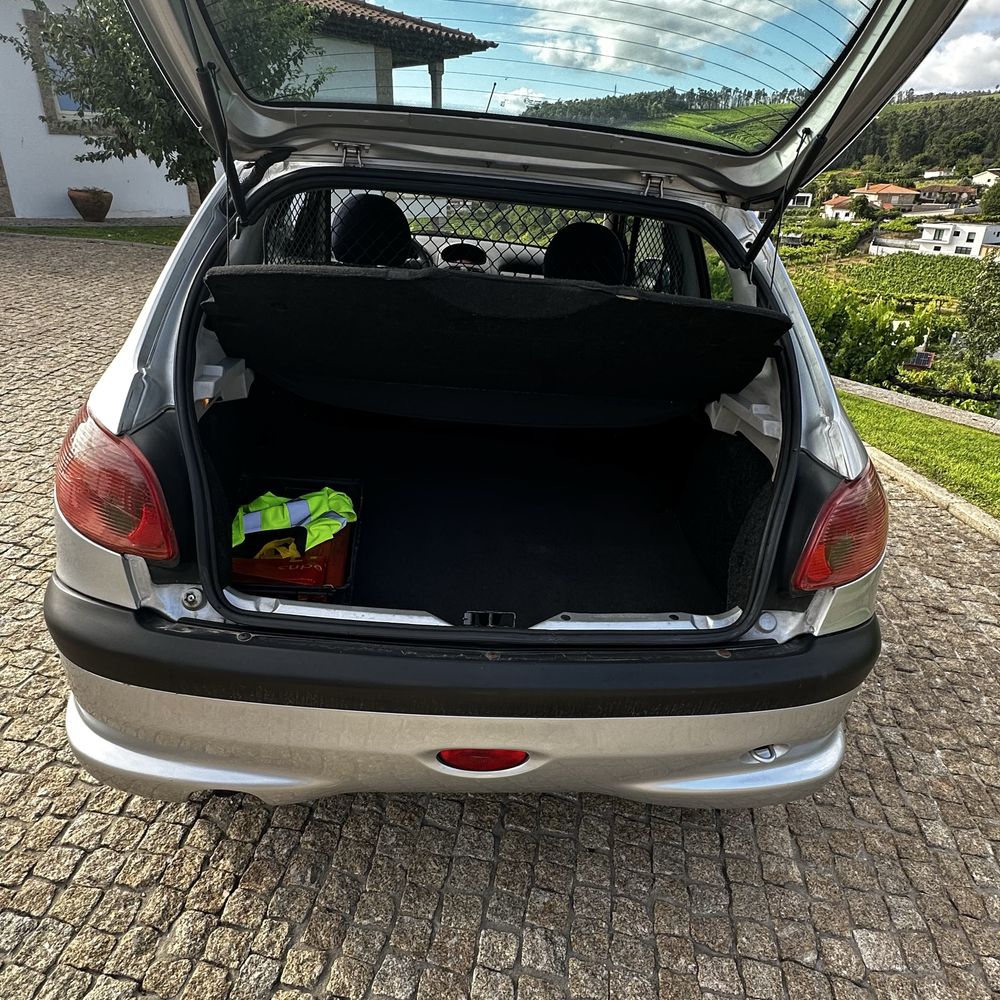 PEUGEOT 206 1.4 HDI com AC