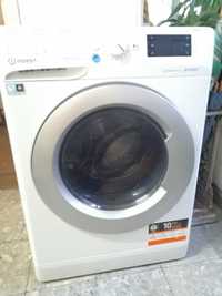 Máquina de lavar e secar roupa