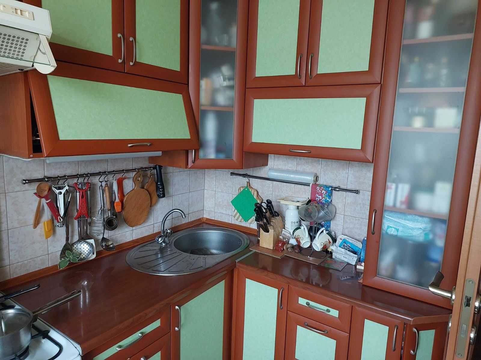 ПРОДАМ двокімнатну з ремонтом, лівий берег, 4-й мкрн  (Н)