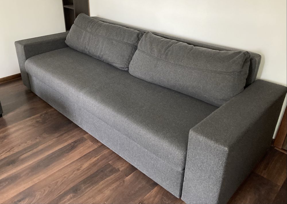 Wygodna kanapa / sofa 3-osobowa z funkcją spania i pojemnikiem + puf