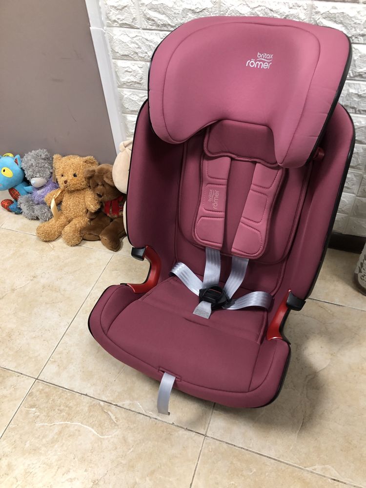 Автокрісло Britax Romer ADVANSAFIX IV M  Група 1/2/3 (9-36кг)