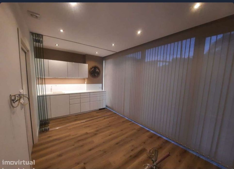 Vendo Clínica Dentária - Porto