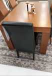 Conjunto de mesa com cadeiras